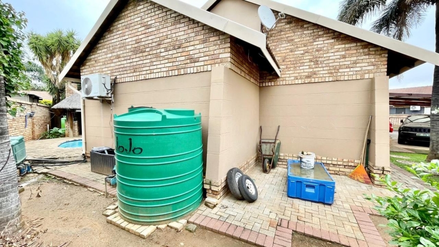 5 Bedroom Property for Sale in Waterval East North West